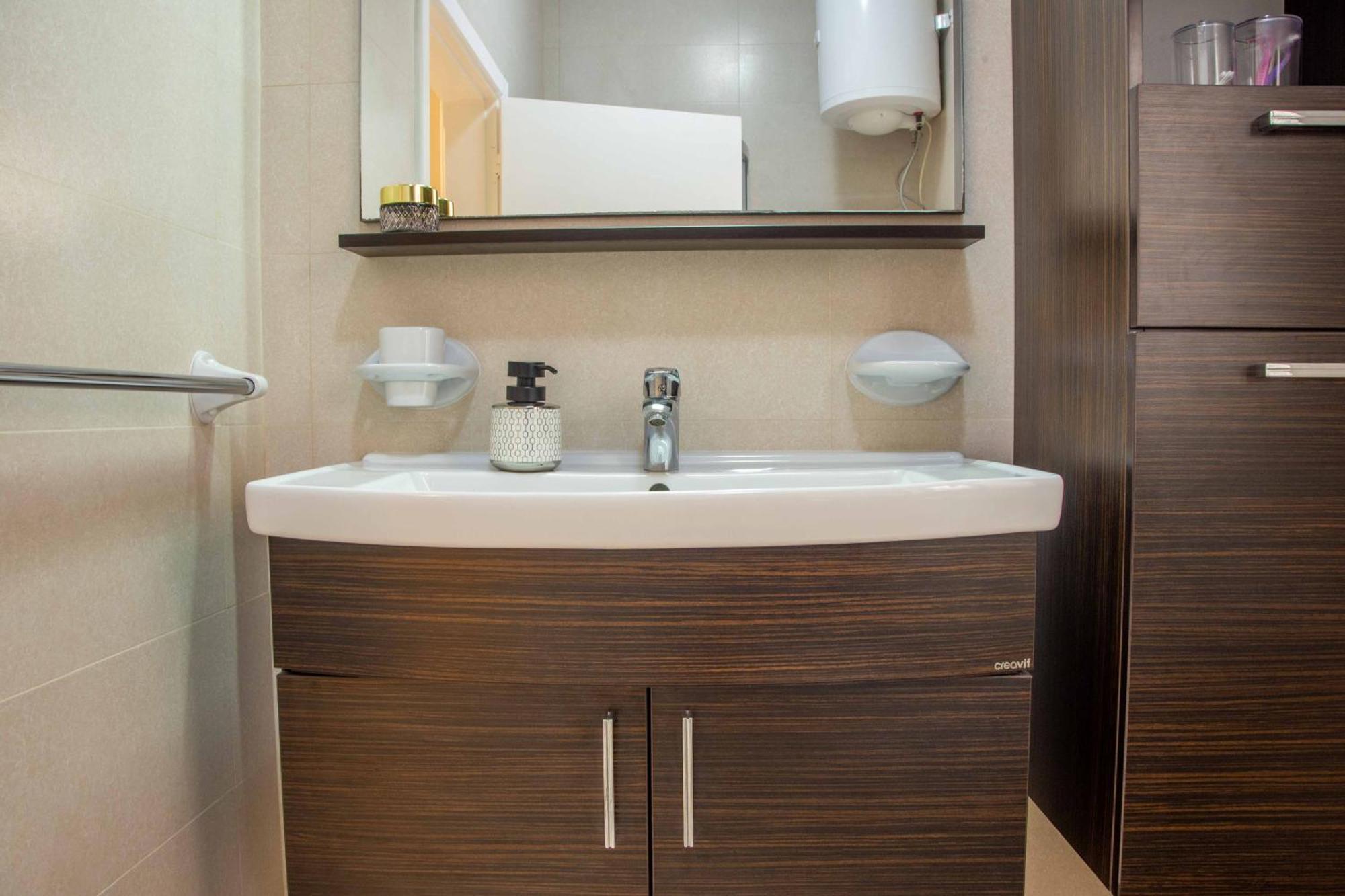 Spacious, Modern 3 Bedroom Apartment - خليج سانت بول المظهر الخارجي الصورة